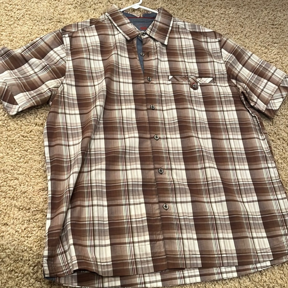 Dakota Grizzly Plaid Button Up